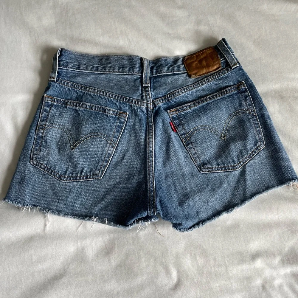 Vintage Levi 501 cut offs - Picture 2 of 4